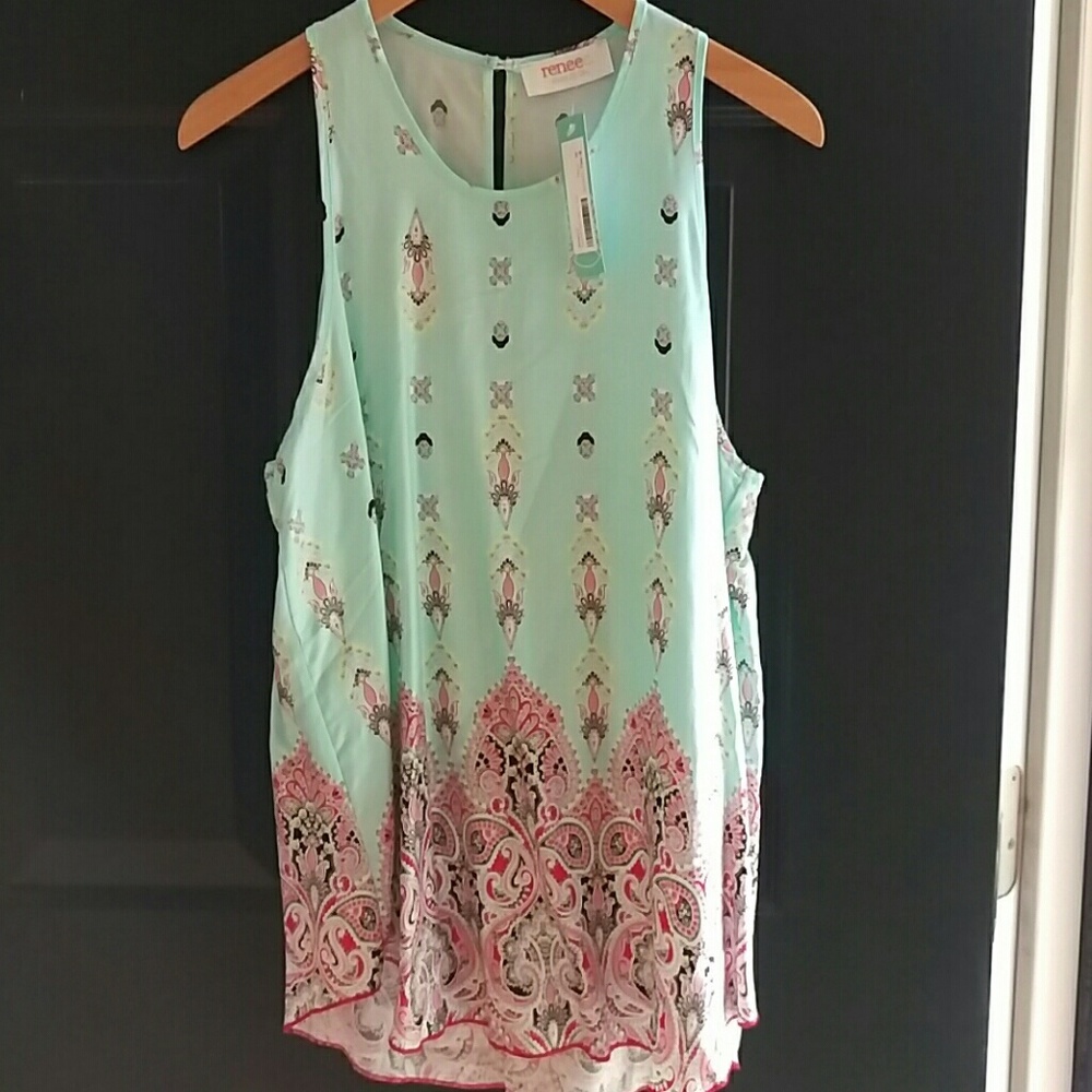 Sleeveless shirt